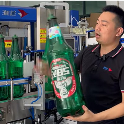 Prilagođeni stroj za etiketiranje za etiketiranje tijela i grla pivske boce o...